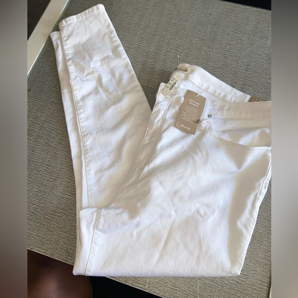 Curvy. plus size pure white madewelljeans - Picture 3 of 10
